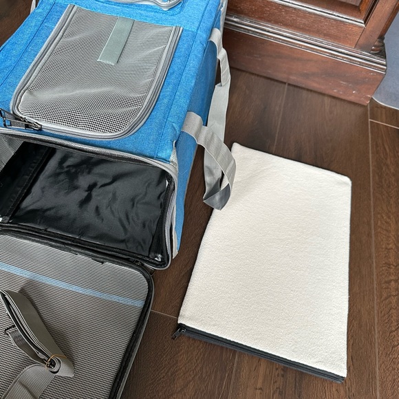 Gapzer Soft Sided Pet Carrier for Large and Medium Pets - Picture 3 of 14